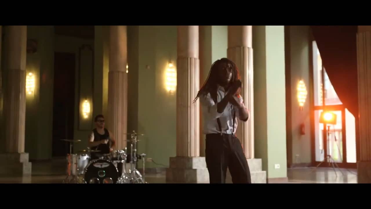 Free download CEV | `Lion sitte videoclip rodado por los estudiantes del HND de Cine video and edit with RedcoolMedia movie maker MovieStudio video editor online and AudioStudio audio editor onlin